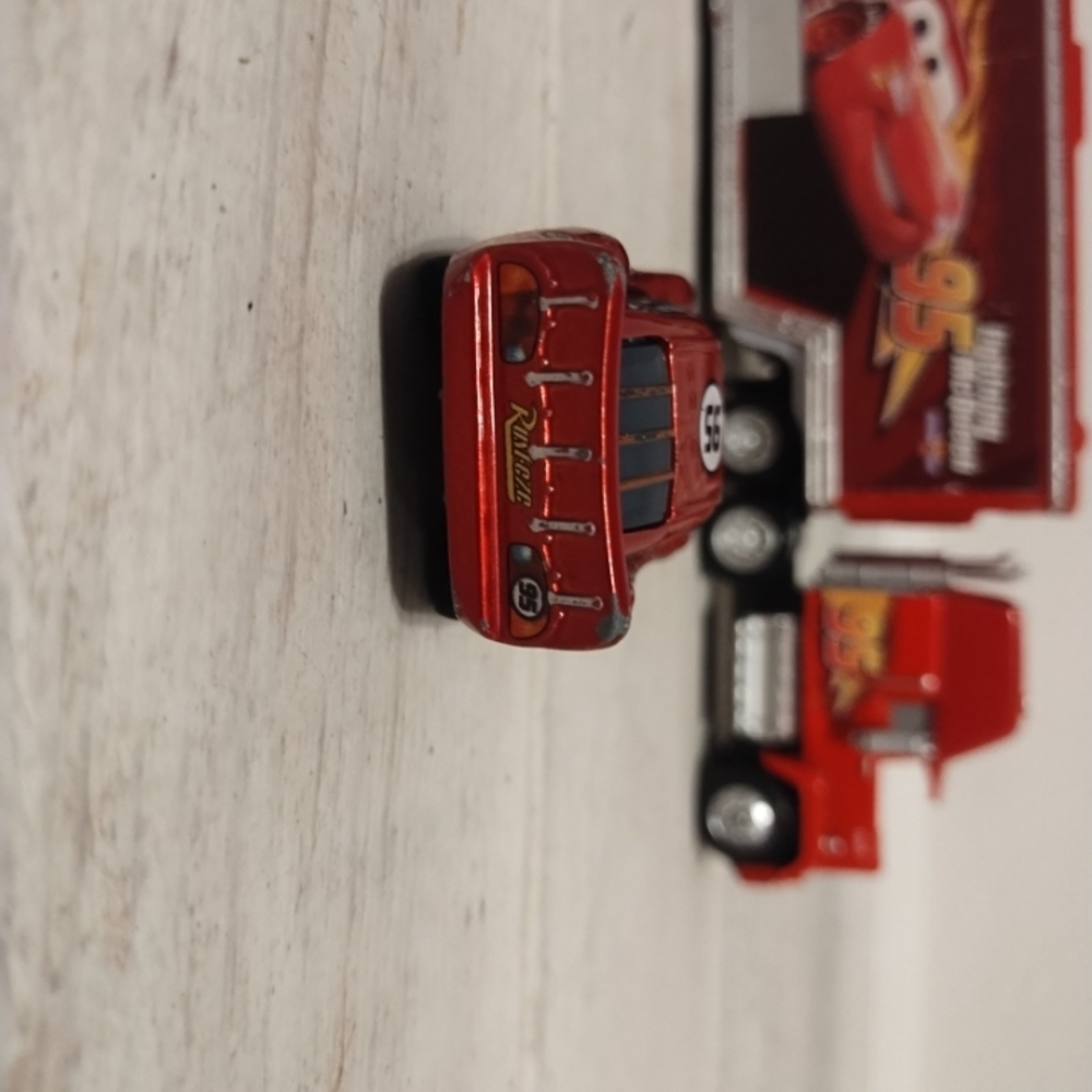 Disney Pixar Cars MACK HAULER Rust•ezediecastRADIATOR SPRINGS LIGHTNING MCQUEEN - Picture 10 of 12